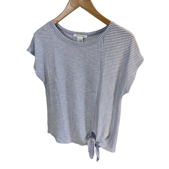 Caution to the Wind Blue White Seersucker Round Neck Tie Front Short Sleeve Top - Picture 3 of 6